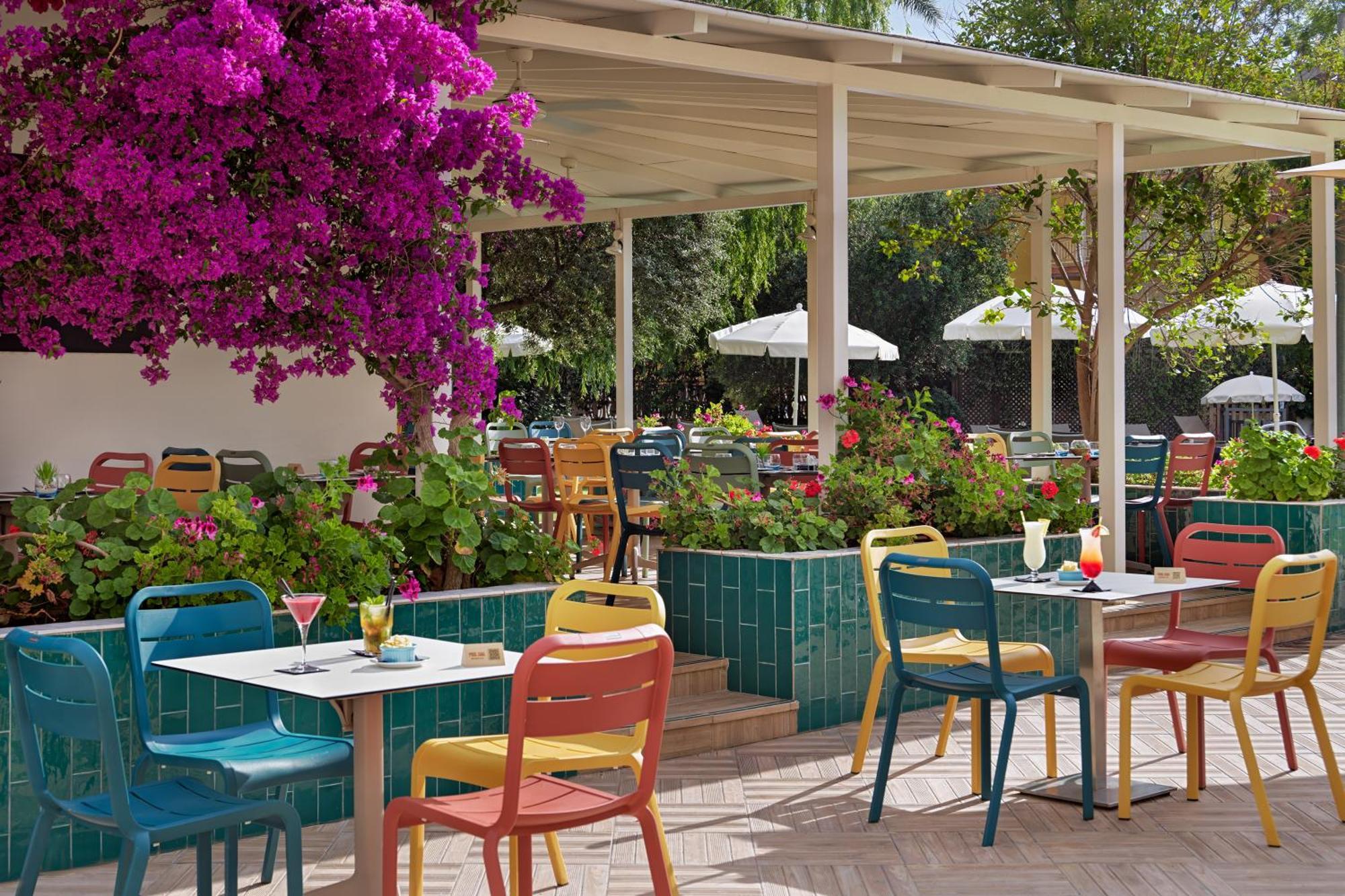 Hotel H10 Playa 4*