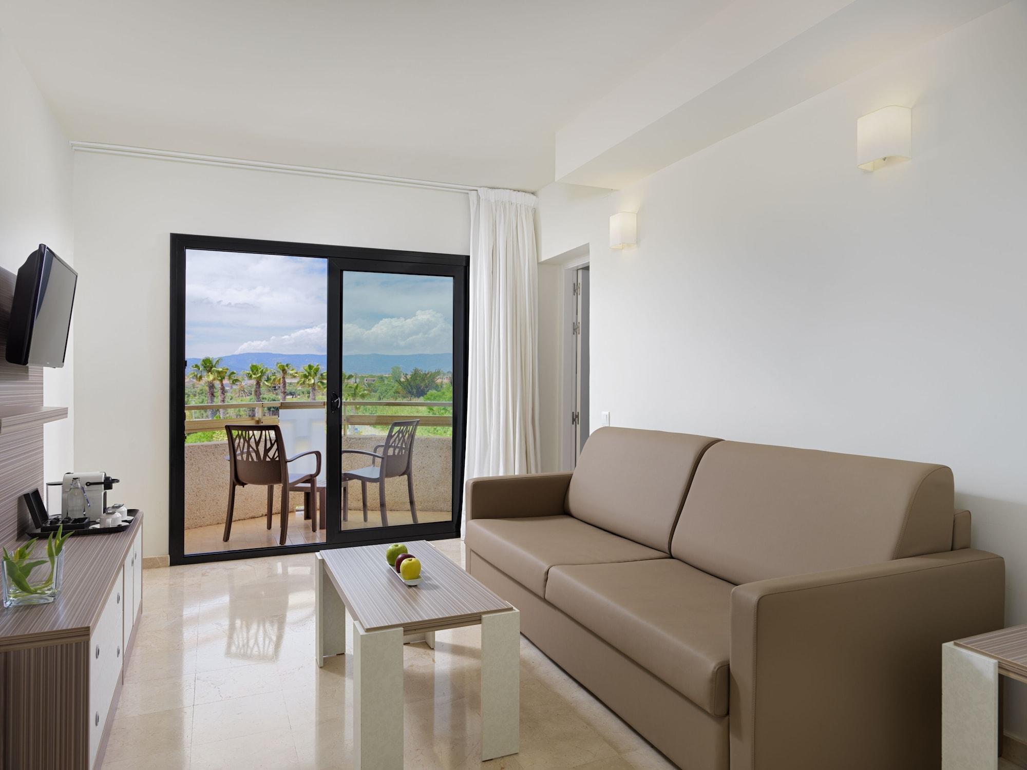 Hotel H10 Playa 4*